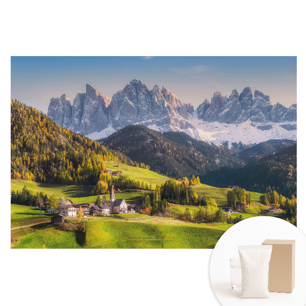 Tapet fotografic nețesut Un sat de munte cu un peisaj pitoresc