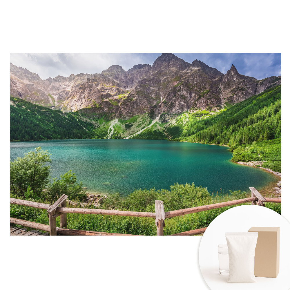 Tapet fotografic nețesut Un lac de munte înconjurat de verdeață