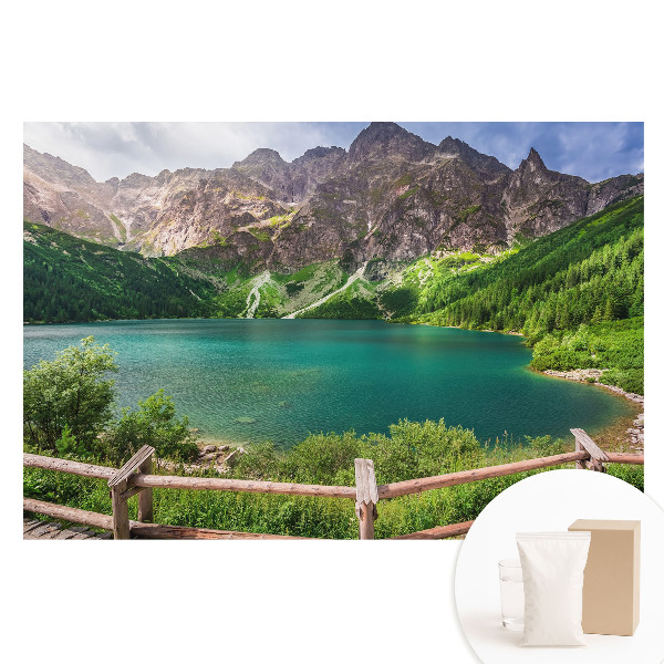 Tapet fotografic nețesut Un lac de munte înconjurat de verdeață