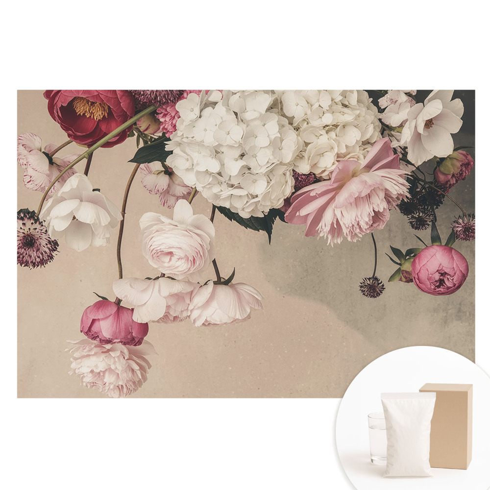 Tapet nețesut cu flori delicate într-o compoziție romantică