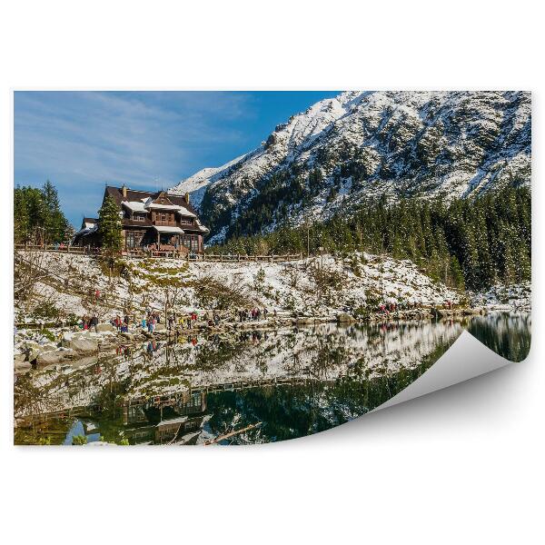 Fototapet vintage Munții Morskie Oko Zăpadă Oameni Copaci Conifere Cer Nori Cabană Munții Tatra