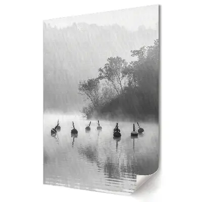 Tablou canvas Pace de dimineață peste un lac învăluit în ceață
