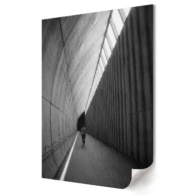 Tablou canvas O călătorie solitară printr-un tunel întunecat