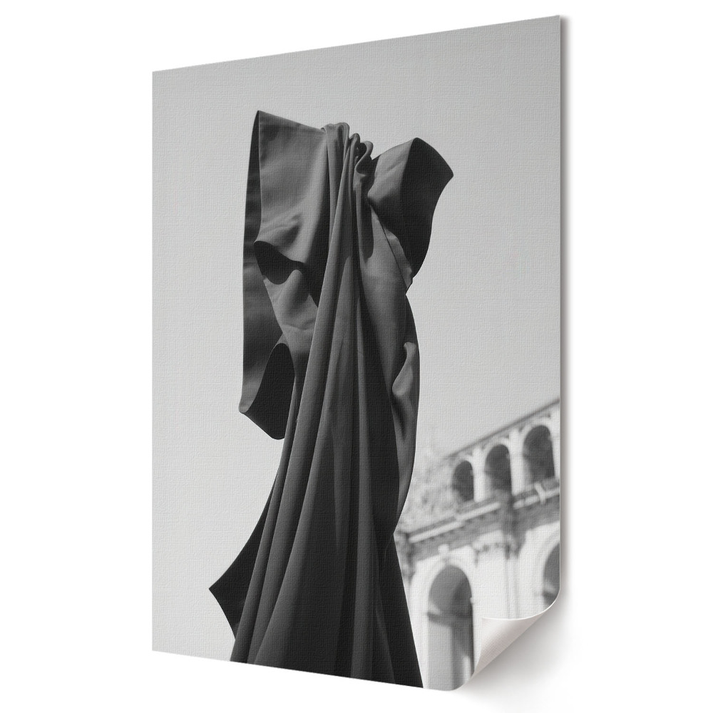 Poster de perete „Umbra în mișcare: Eleganța materialului textil”