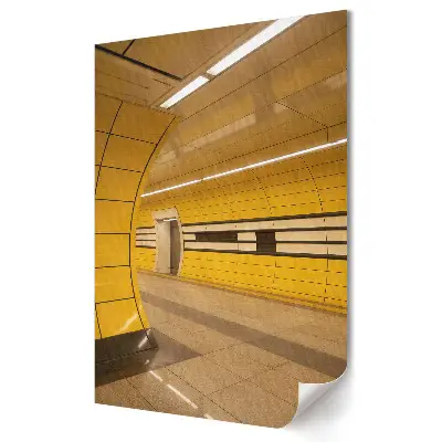 Poster decorativ cu stație de metrou modernă în nuanțe de galben