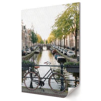Poster de perete Un canal fermecător în Amsterdam cu bicicleta