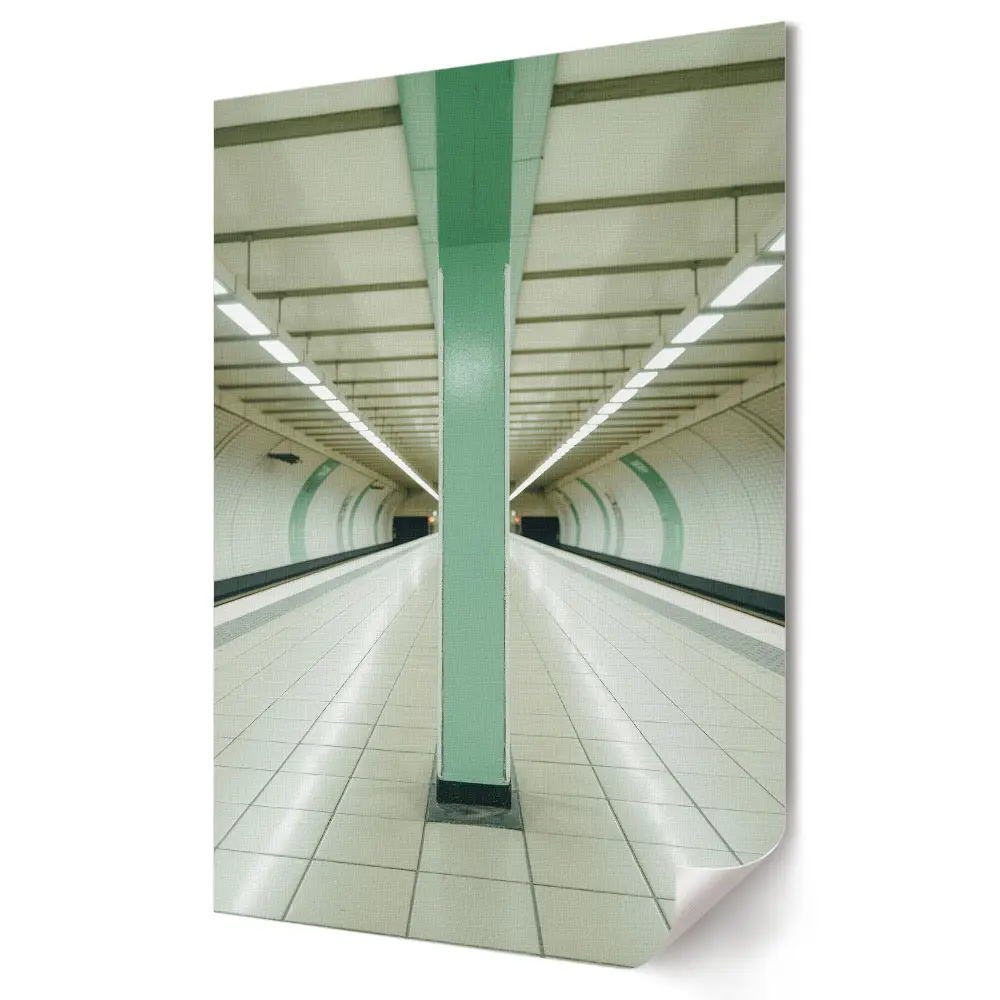 Tablou canvas cu grafică murală reprezentând un tunel de metrou în stil minimalist