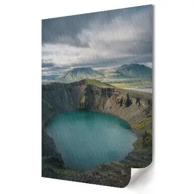 Poster decorativ cu lac într-un peisaj vulcanic