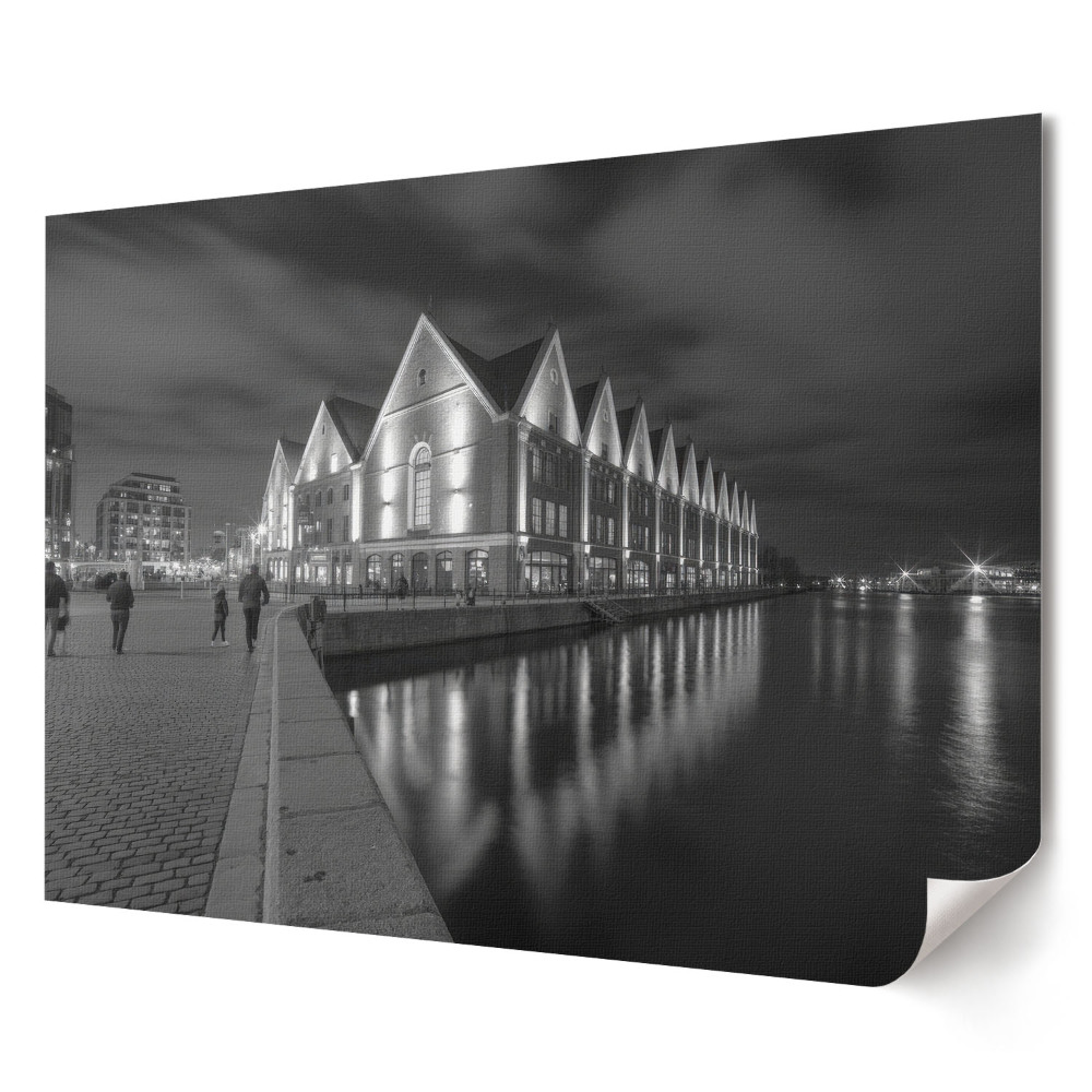 Tablou canvas modern Vedere nocturnă a râului și a clădirilor