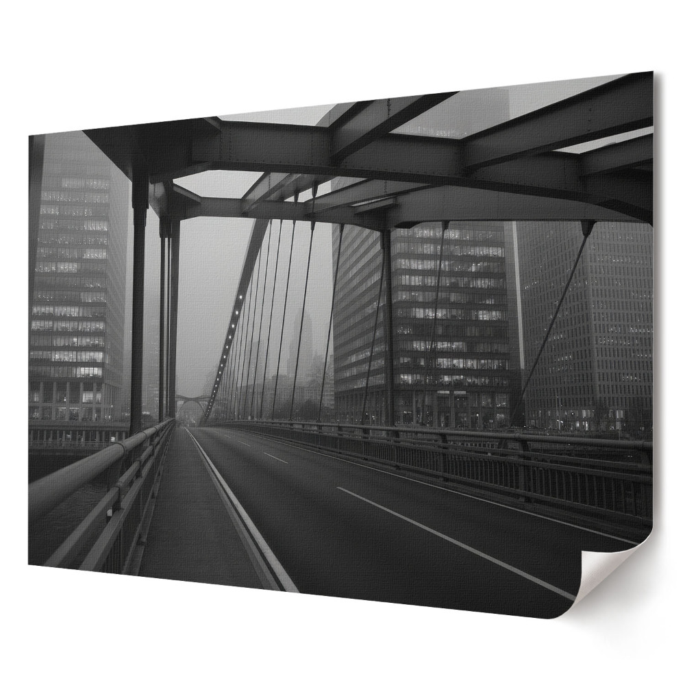 Poster stilat pentru living Un pod încețoșat în peisajul urban