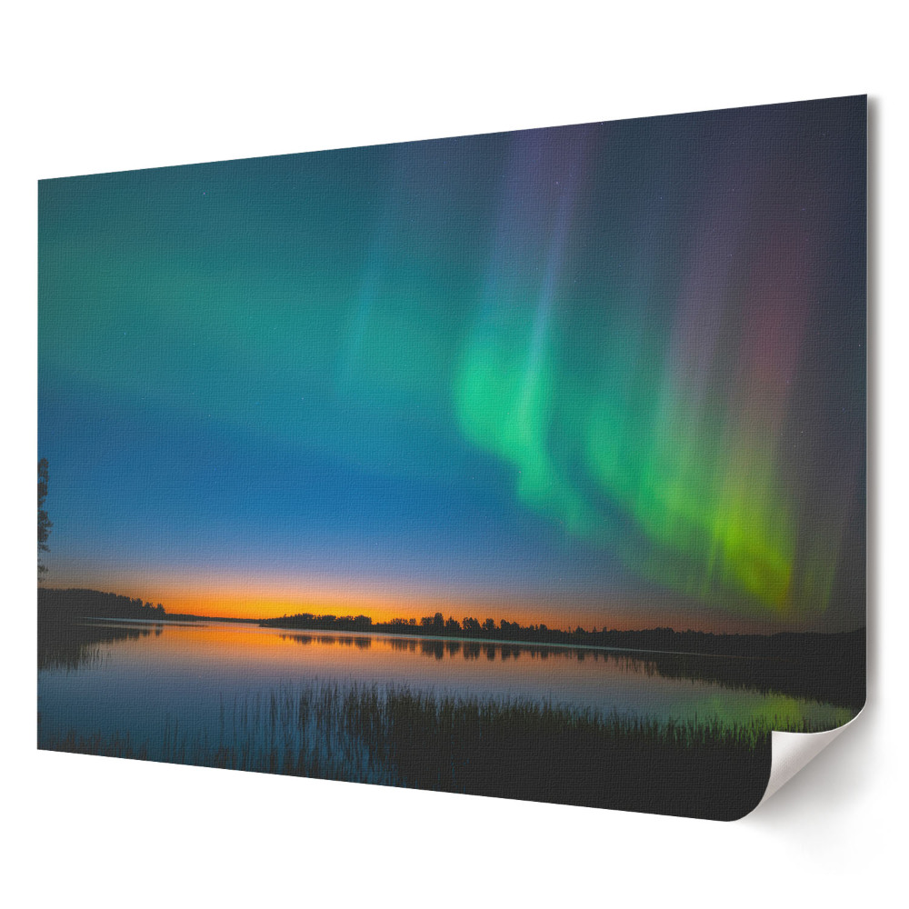 Tablou canvas modern Aurora boreală peste un lac liniștit