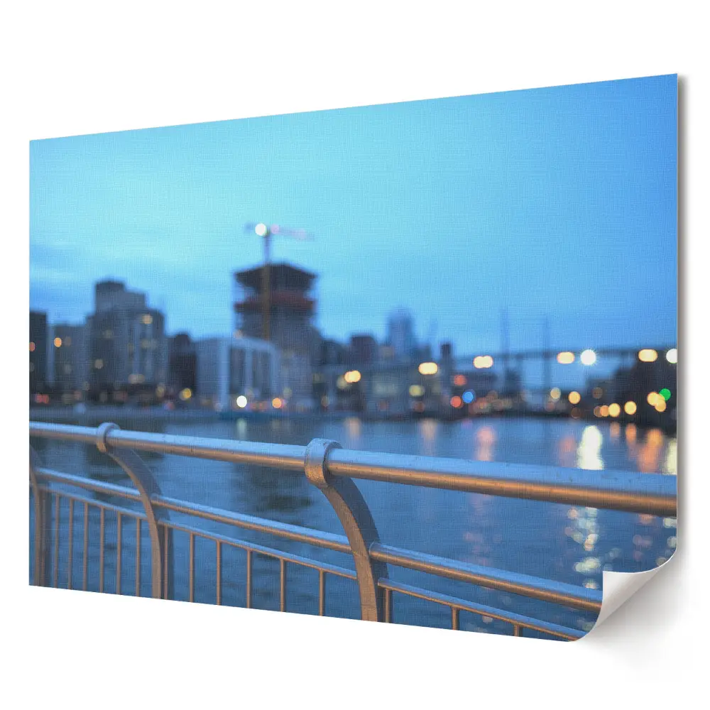 Tablou canvas modern cu vedere nocturnă a orașului lângă râu