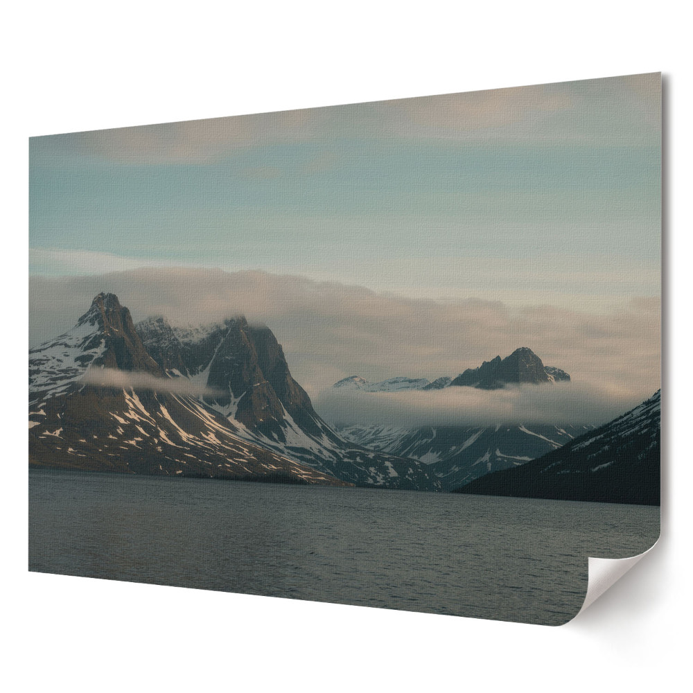 Tablou canvas modern Peisaj montan cu ceață și apă