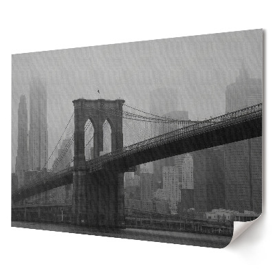 Poster stilat pentru living Podul Brooklyn într-un oraș încețoșat