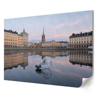 Poster de perete elegant cu oraș istoric reflectat în apă