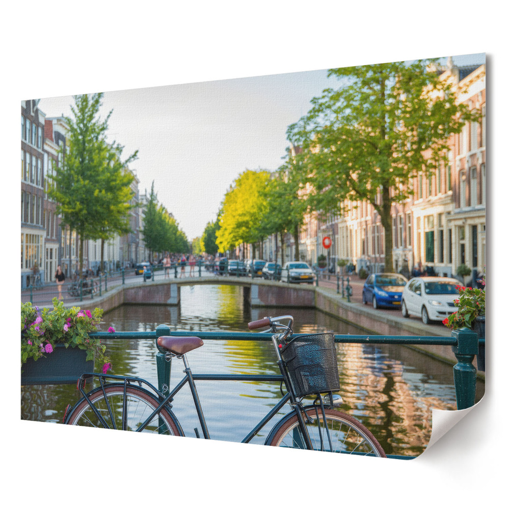 Poster stilat pentru living Mergând cu bicicleta de-a lungul unui canal din Amsterdam, la soare