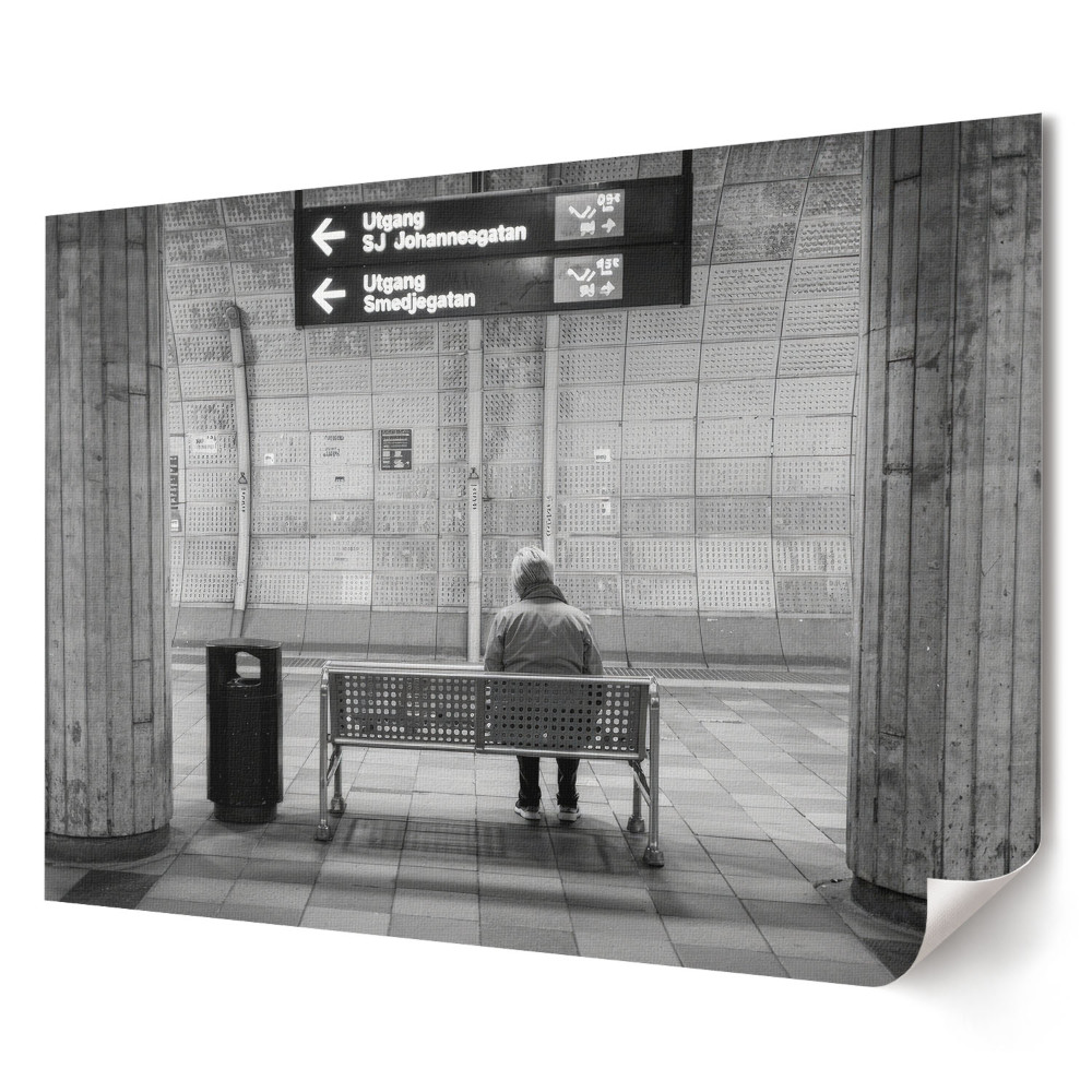 Tablou canvas modern Singurătate la stația de metrou