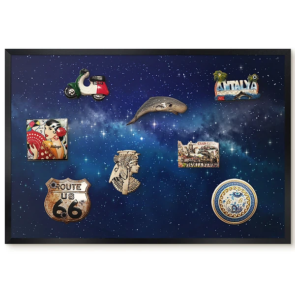 Panou magnetic înrămat cu design spațiu cu stele în nuanțe de albastru